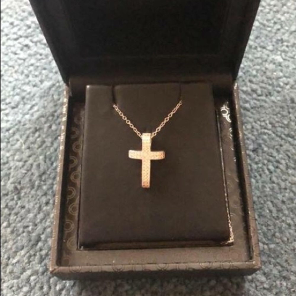 LaFonn cross necklace NWOT